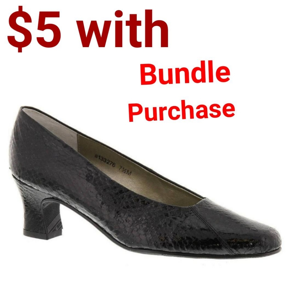 NWOT Mark Lemp Heels